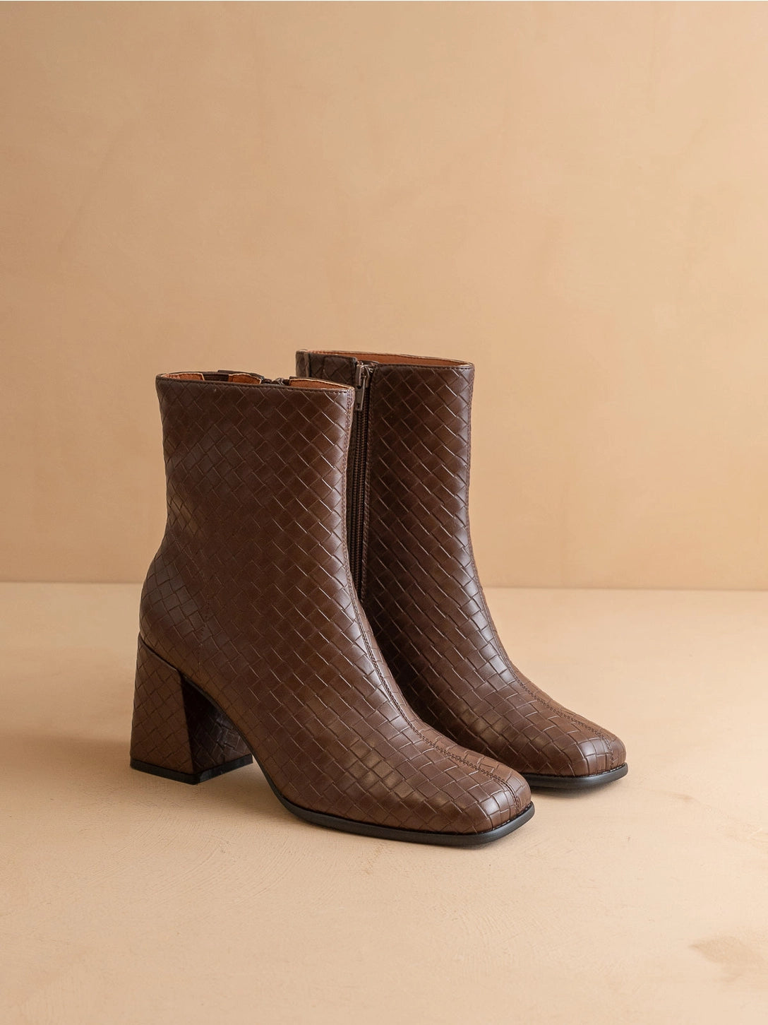 DEMI SQUARE TOE BOOTIE