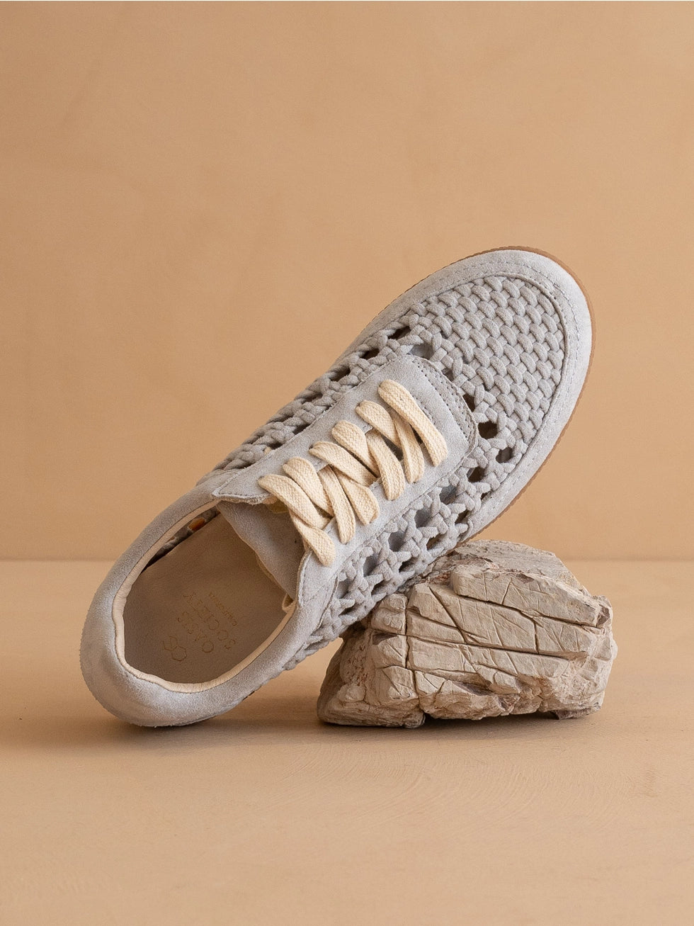 THE SANDY BLUE SNEAKER