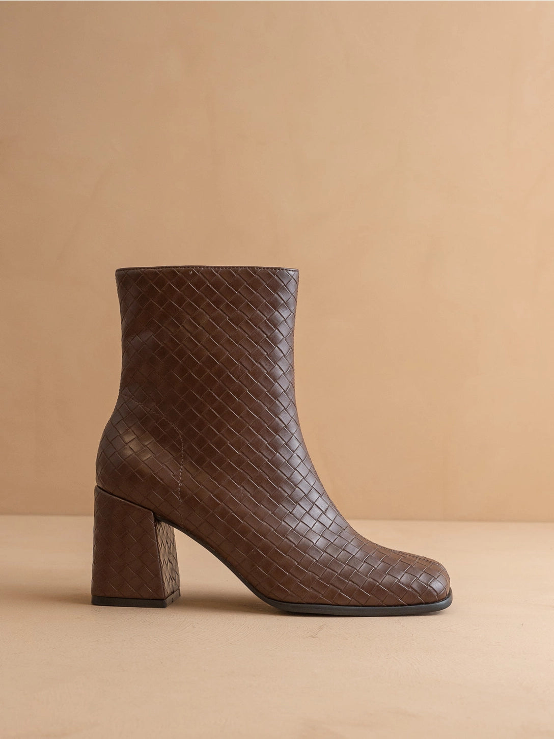 DEMI SQUARE TOE BOOTIE