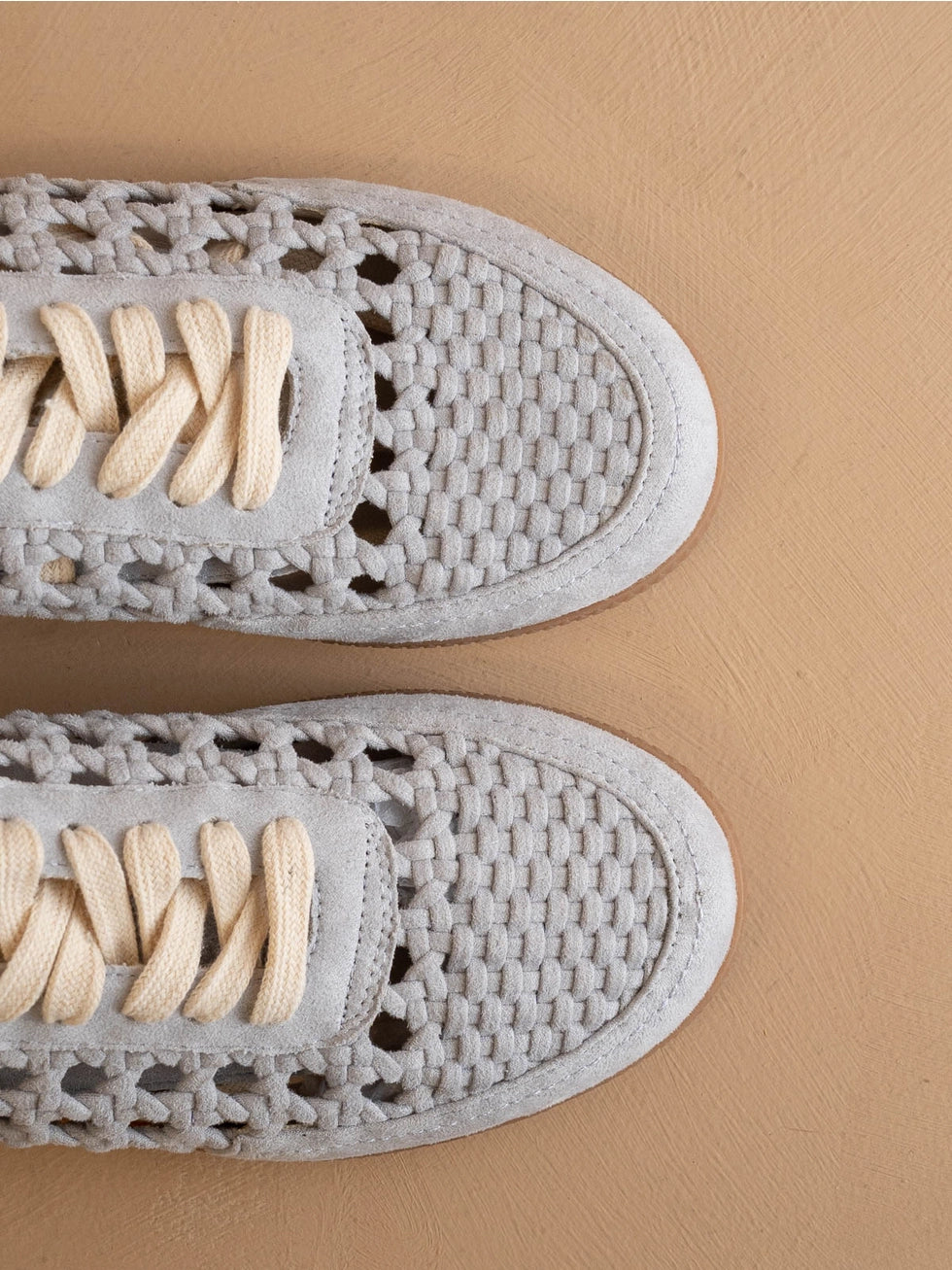 THE SANDY BLUE SNEAKER