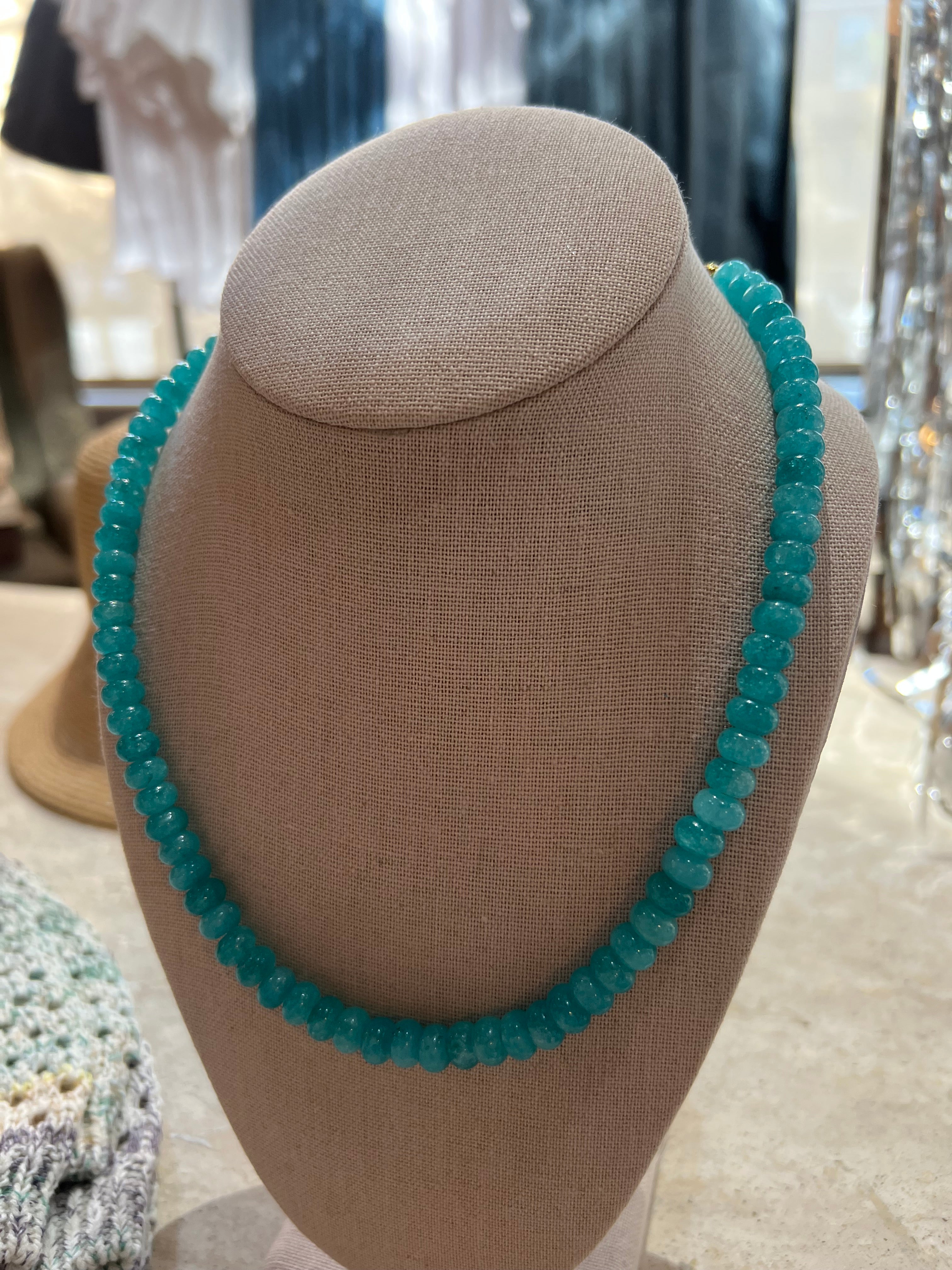 TURQUOISE JADE NECKLACE
