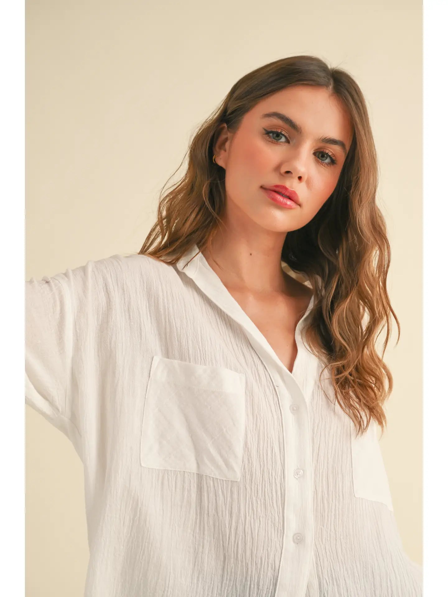 WHITE BUTTON DOWN