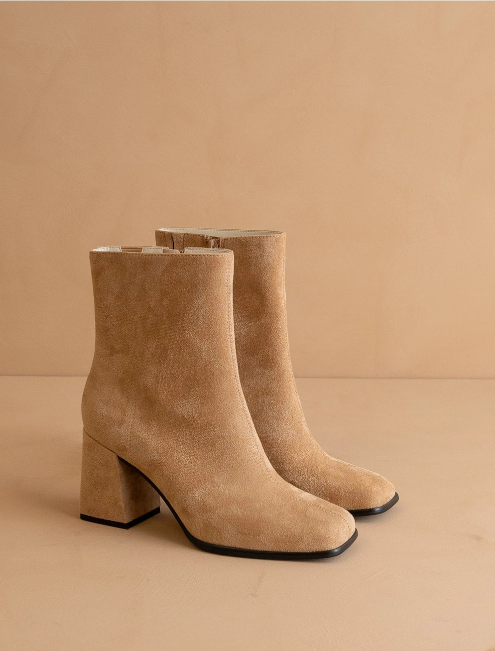 THE QUEENS SQUARE TOE BOOTIE