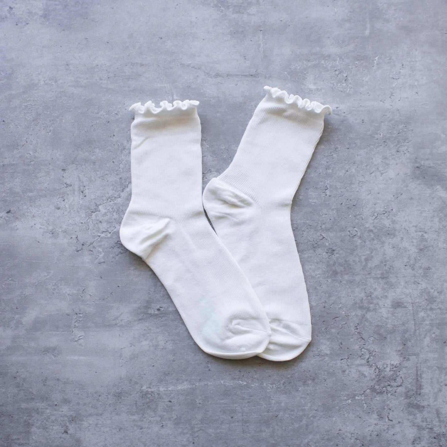 RUFFLE SOCKS