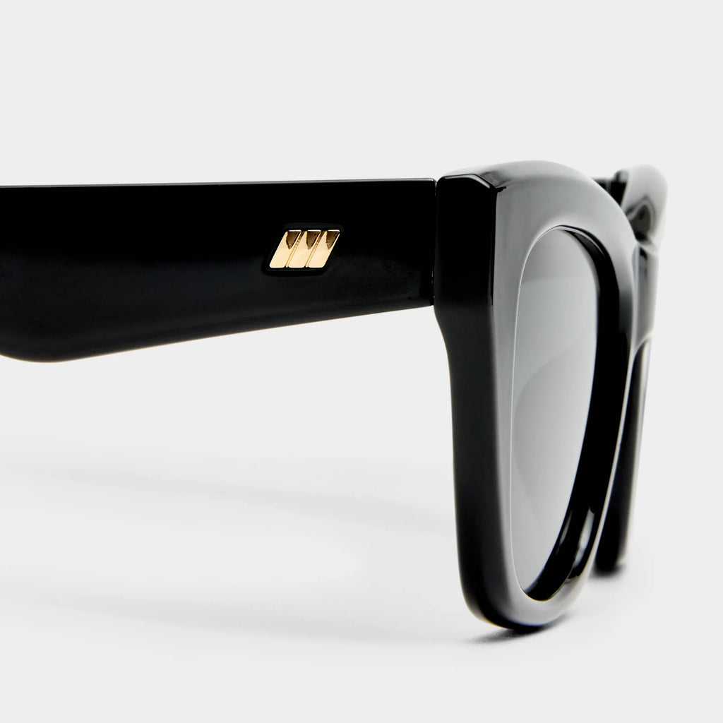LUMEN + | BLACK