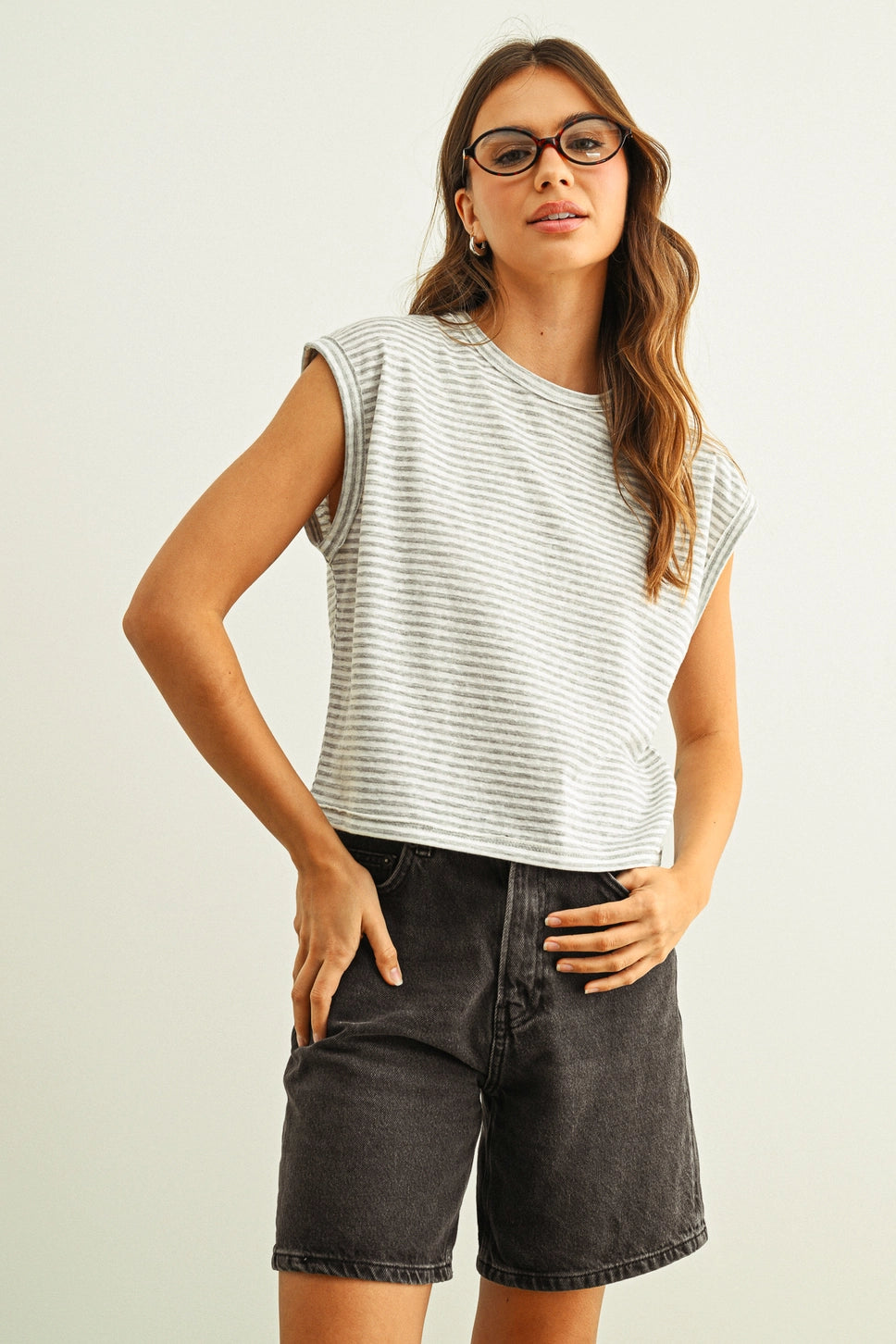 AVA TEE