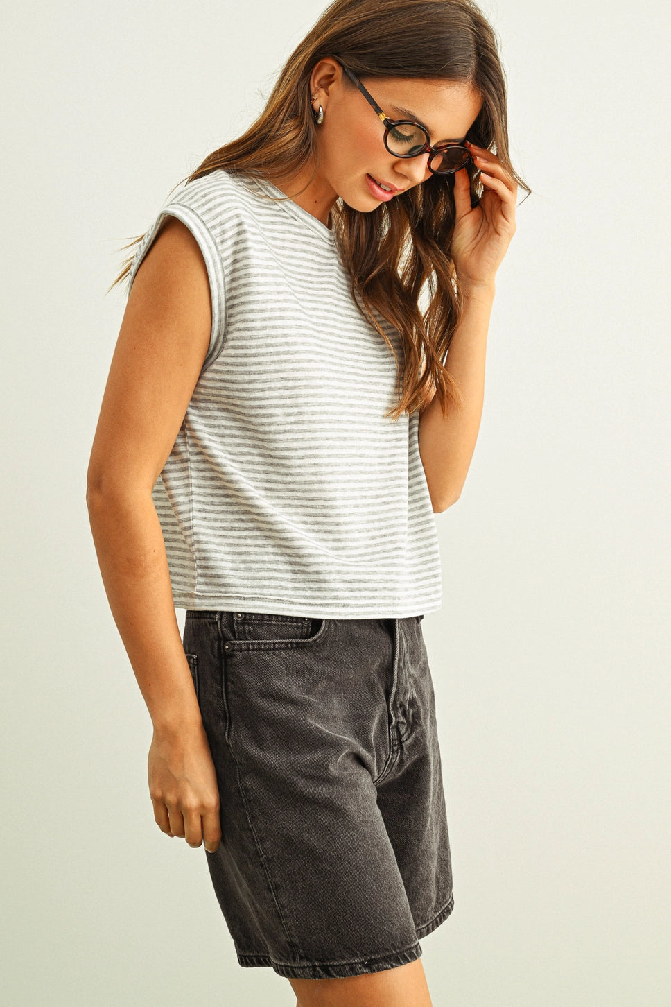 AVA TEE