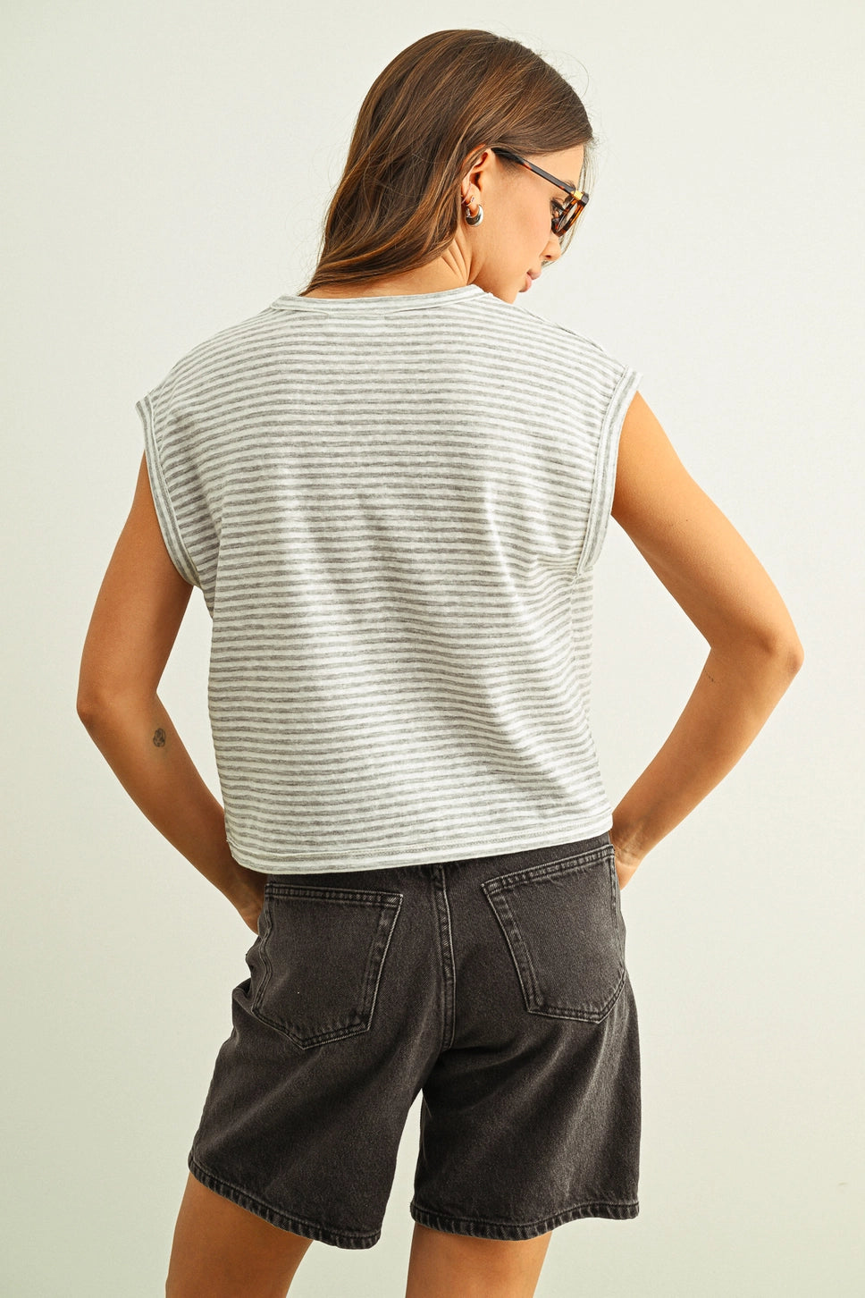 AVA TEE